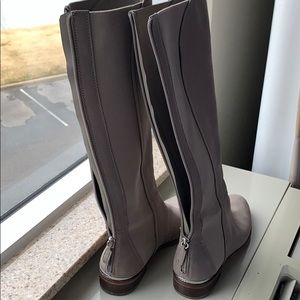 Brand new boots work once for 30 min - too big
